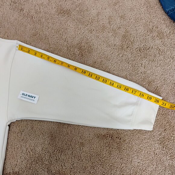 New Old Navy Light weight Sweatshirt Woman's Active Ware Cropped XL - Picture 4 of 9